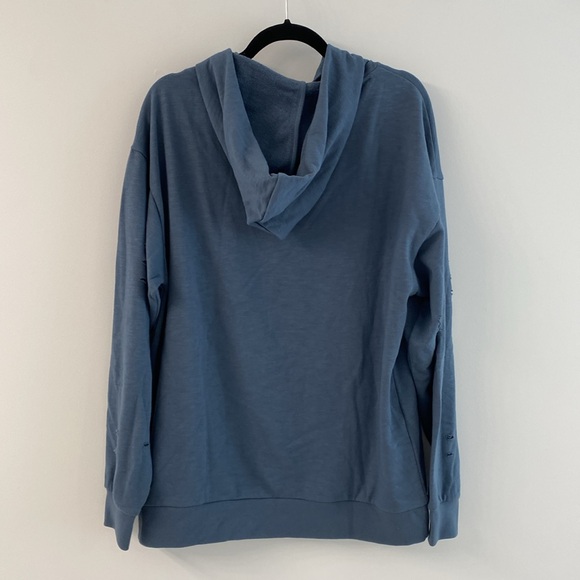 Forever 21 XXI Men’s distressed hoodie - Picture 2 of 5